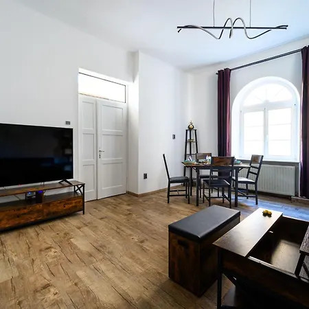 Апартаменти At Park- Zentrales Inkl- Parkplatz By Interhome